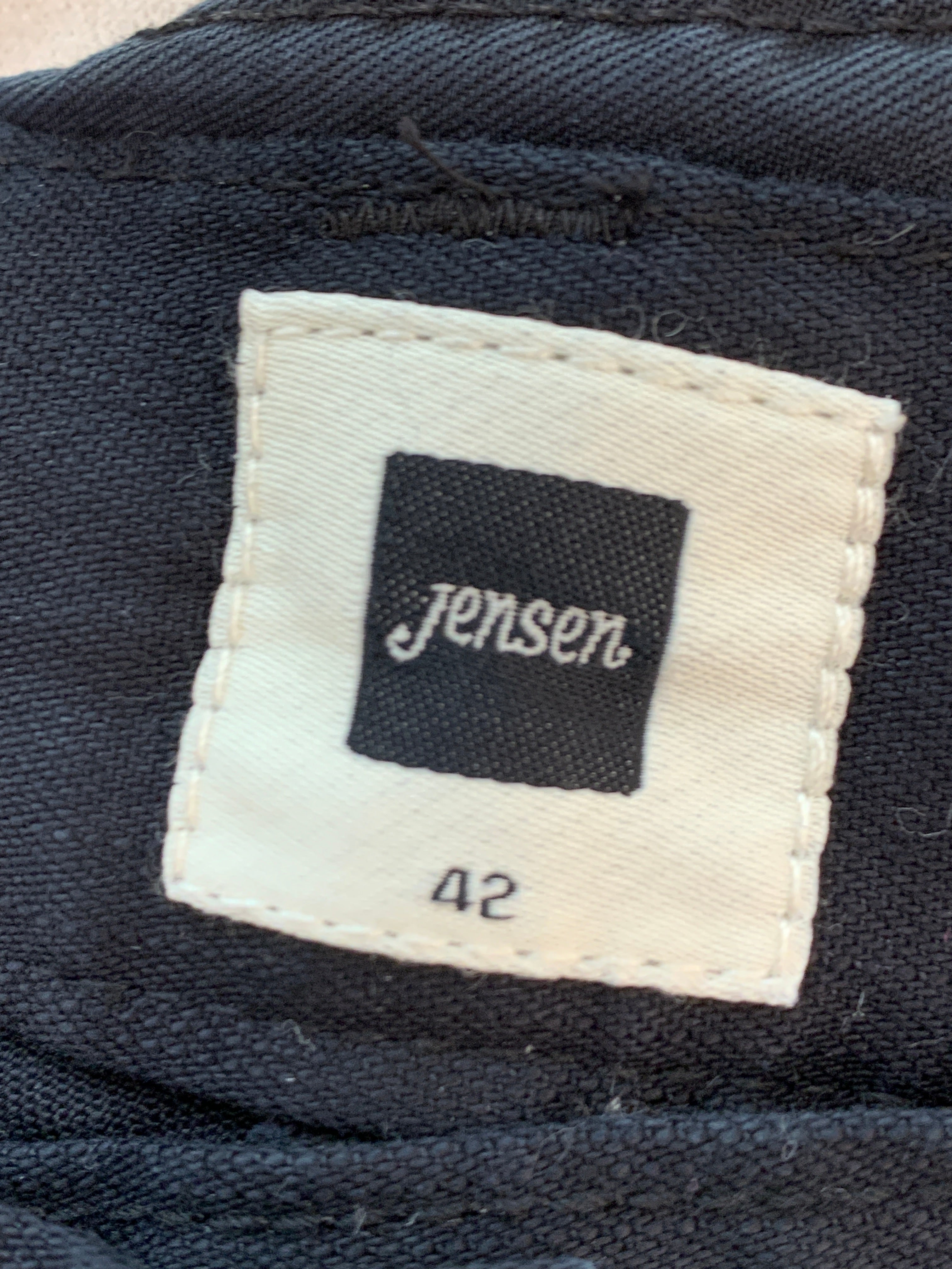 Jensen Bukser